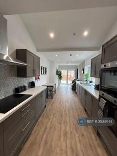 Communal Open Plan Kitchen/Lounge