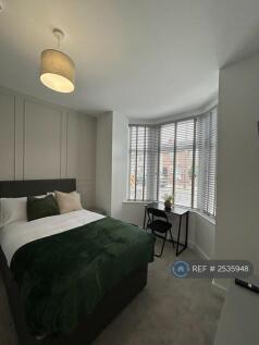Bedroom 1 - En-Suite