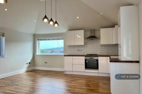 Open Plan Vaulted Ceiling With Views Of The Downs