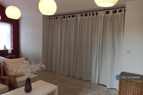 Bedroom 1 Wardrobes