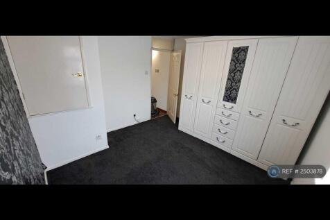 Bedroom Image 3