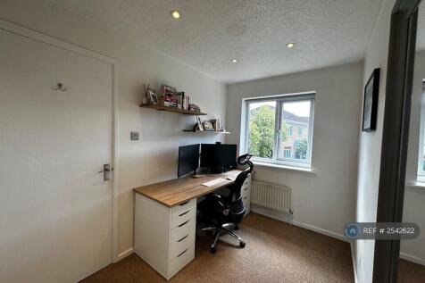 Bedroom 2 / Office