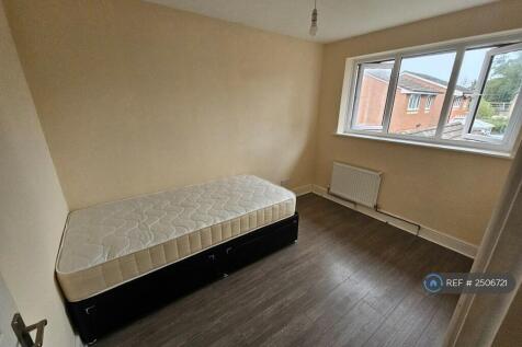 Room 2 (700pcm)