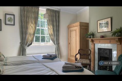 Upstairs Twin Room 