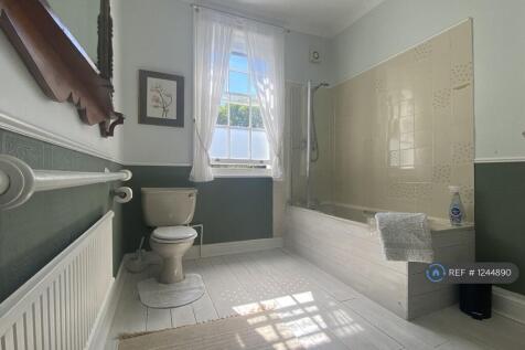 En Suite Bathroom 
