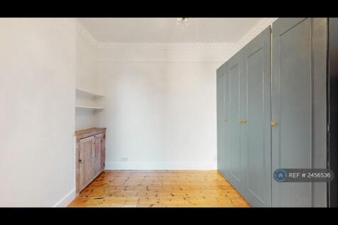 Large Bderoom With Large Wardrobes