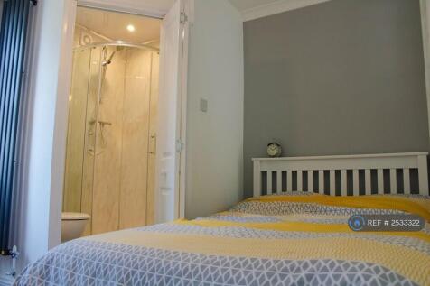 Ensuite Bedroom