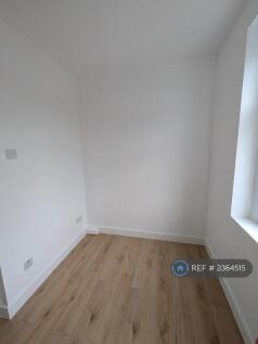 Single Bedroom - Ensuite