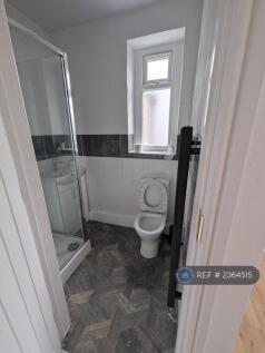 Single Bedroom - Ensuite