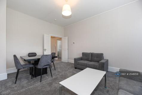 Lounge/Dining Area