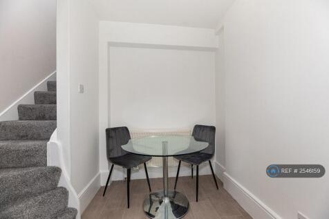 Kitchen/Dining Area