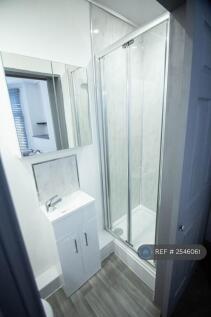 Downstairs Bed Ensuite