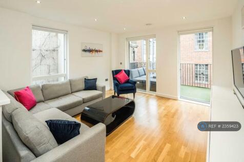 Living Room  (Photo #3)
