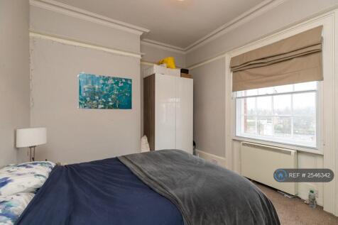 High Ceilings &amp; Coving