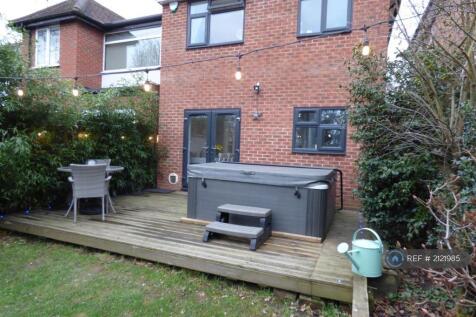 Garden &amp; Hot Tub