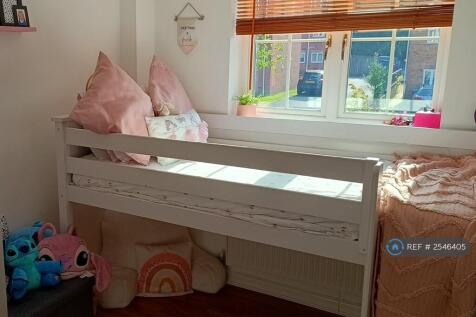 Bedroom / Dining Room