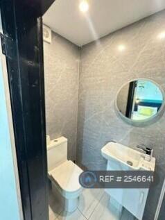 Bedroom 2 Ensuite Shower