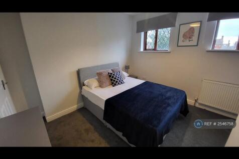 Room 3 - Available