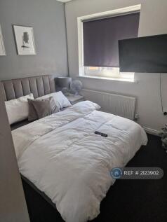 Mater Bedroom