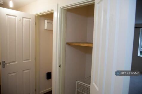 Storage Cabinets 
