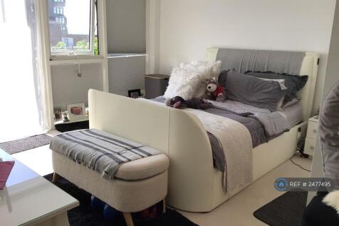 Master Bedroom Built In Wardrobe En-Suite 