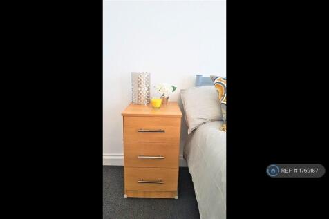 Room Fully Furnished