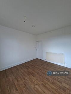 Back Double Bedroom On 2nd Floor