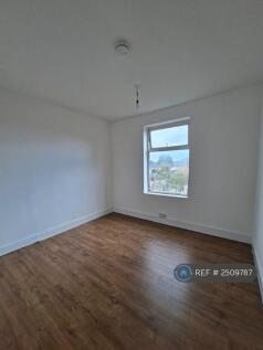 Back Double Bedroom On 2nd Floor