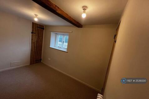 Middle Bedroom