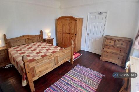 Groundfloor Bedroom- Kingsize Bed