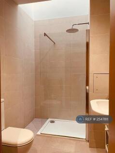 Master Bedroom En Suite
