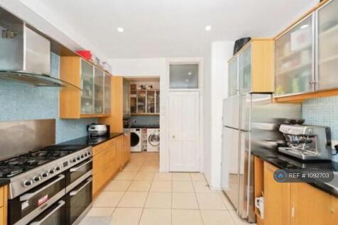 Kitchen Photo 2