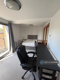 Main Bedroom 