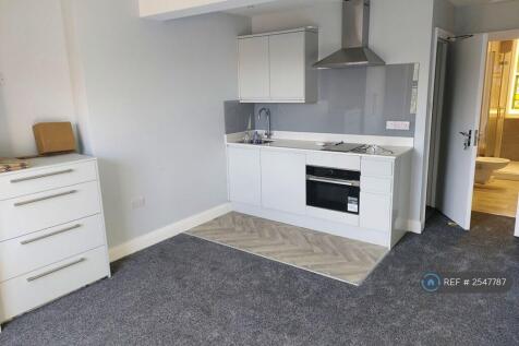 Studio Flat 3