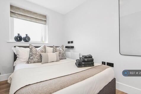 Bedroom 1 (Double Bed)