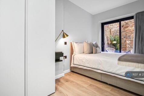 Bedroom (Double Bed)
