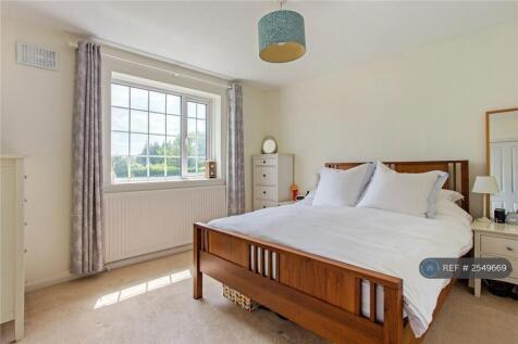 Bed 1 (Double)