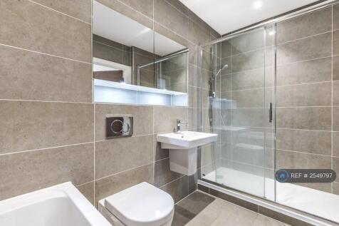 Main Bathroom 1