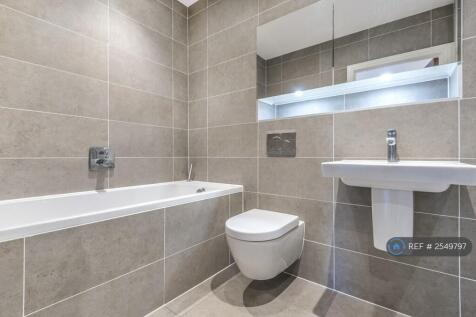 Main Bathroom 2