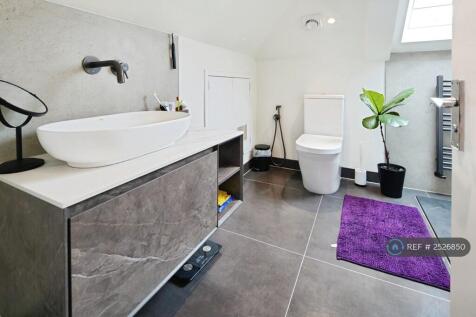 Upstairs Bathroom