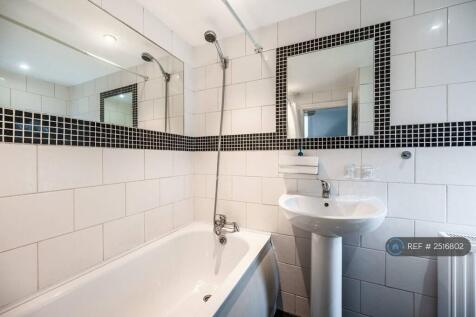 Bathtroom 1