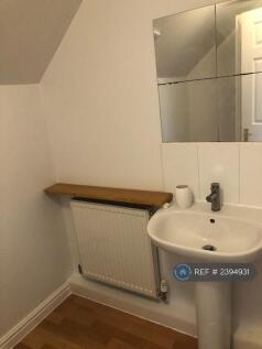 Bathroom (4) - Second Floor Ph(2)