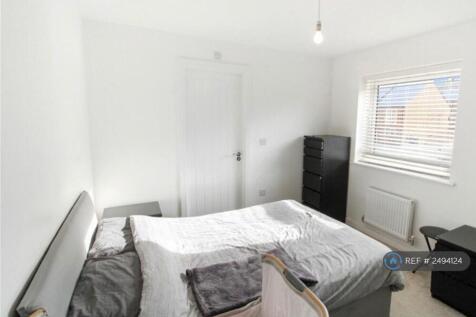 Main Bedroom 01 (En-Suite)