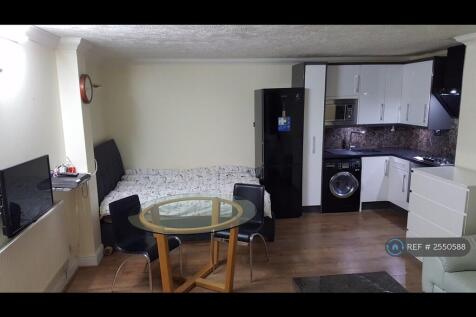 Reception Room (With Extra Bed0
