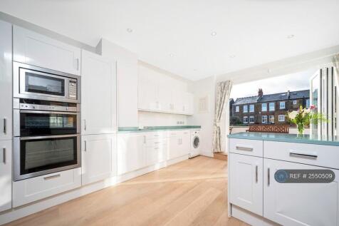 Eat In Kitchen / Roof Terrace 
