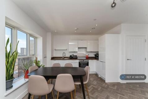 Kitchen / Dining 2