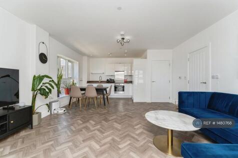 Open Plan Living / Dining / Kitchen