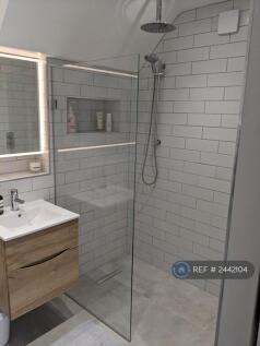 Main Bedroom Ensuite 