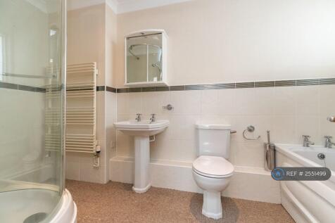 Master En-Suite