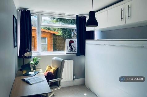 Bedroom 2 Desk &amp; Bed Up